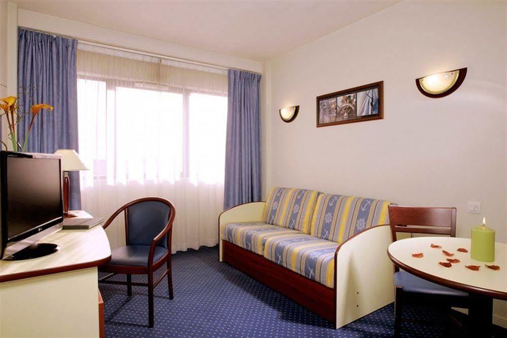 Appart'city Classic Centre Apartahotel 3*